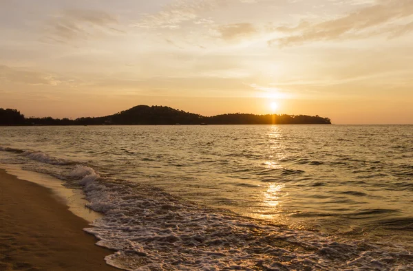 Bang Tao beach Tayland gün batımında