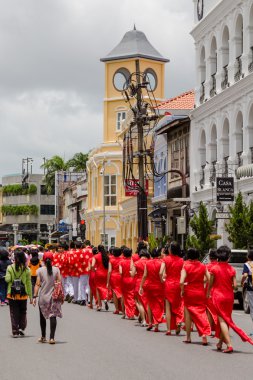 Sokak performans için Çince Aç Hayalet Festivali (Por Tor) bir