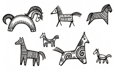 Birkaç çizim çeşitli şekil ve boyutlarda atlar gösteriyor. Her atın farklı desenleri ve tasarımları vardır. Geometrik, etnik süs. Beyaz arka plan. Siyah özet. Atlar kaotik bir şekilde yerleştirildi..
