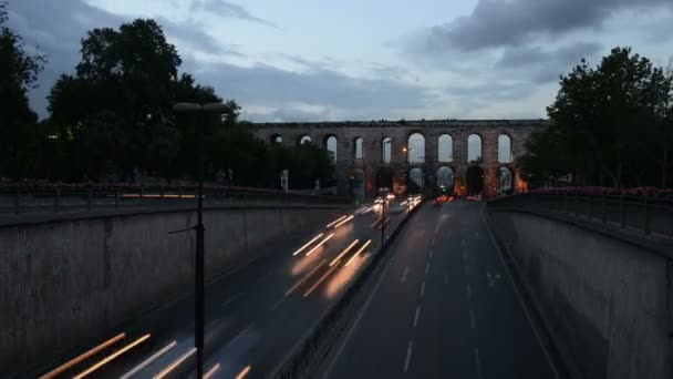 Трафік проміжок часу в Стамбулі Роман міст на вечір — стокове відео