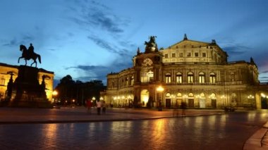 Gün gece şehir Dresden_4k için