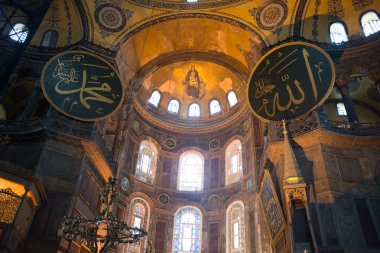 Istanbul manzarası görünümü gün batımında.