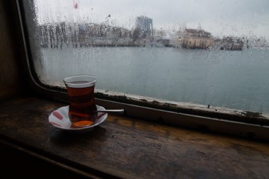 Istanbul manzarası görünümü gün batımında.