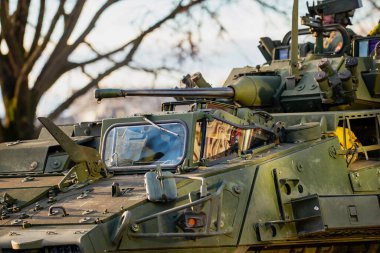 Çağdaş NATO zırhlı savaş platformu, gelişmekte olan jeopolitik gerginliklerin caydırılması ve bölgesel istikrarın sağlanması için gerekli olan ittifak askeri gücü ve yer gücü kapasitesini vurguluyor