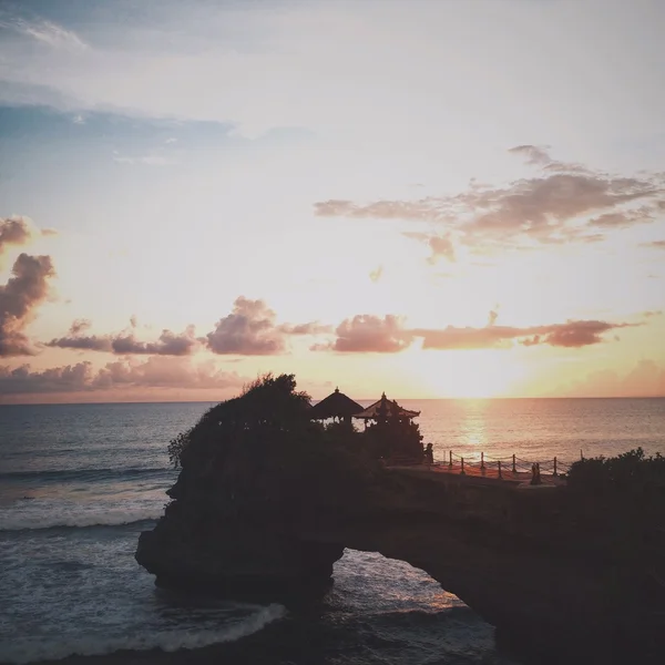 Solnedgång på Bali med utsikt på horizon — Stockfoto