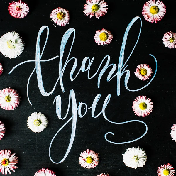 Satz "Danke" mit Kreide geschrieben — Stockfoto