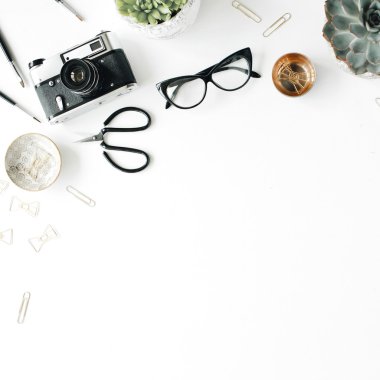 kadınsı ini masası çalışma alanı