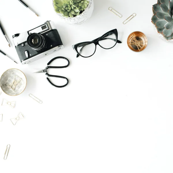 Espaço de trabalho feminino secretária — Fotografia de Stock