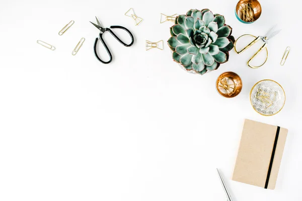 Espacio de trabajo de escritorio femenino — Foto de Stock