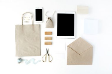 tablet ile Resepsiyon çalışma alanı