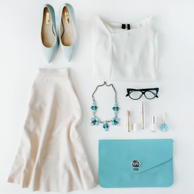 kadınsı yazlık giysiler ve aksesuarlar kolaj