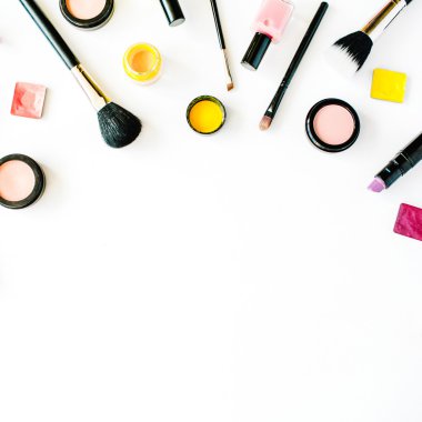 düz yatıyordu kadın kozmetik kolaj  