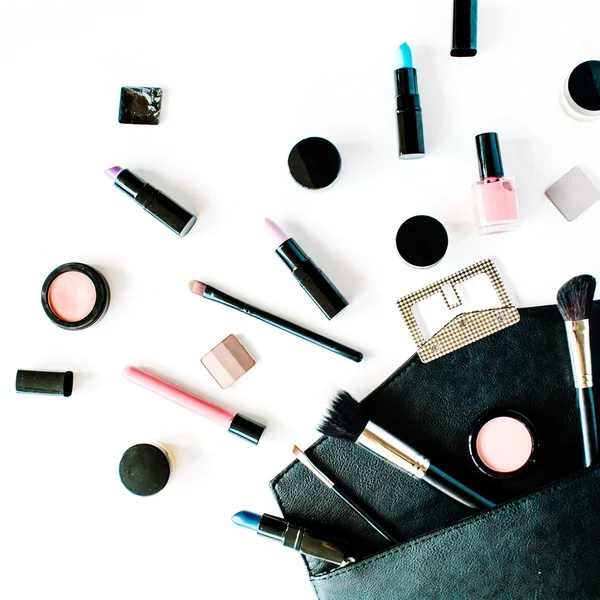 Plat lag vrouwelijke cosmetica collage — Stockfoto