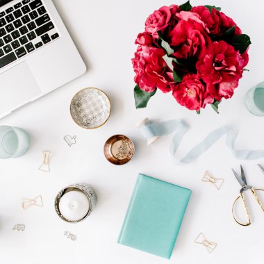 Düz yatıyordu, en iyi görünümü office tablo Resepsiyon. 