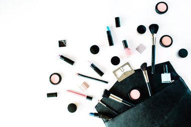 düz yatıyordu kadın kozmetik 