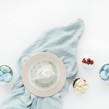 Kek ile kahvaltı kompozisyon