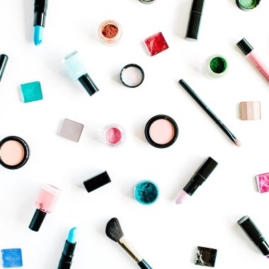 düz yatıyordu kadın kozmetik 