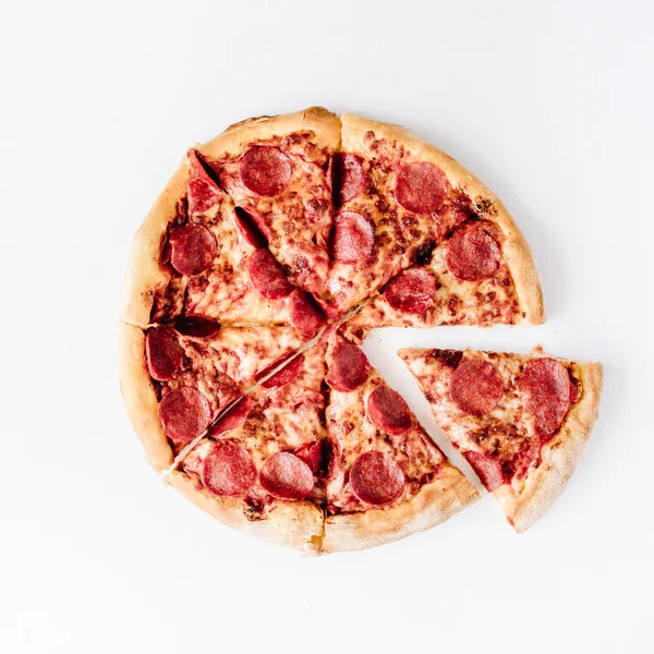 Flat Lay pepperoni pizza — Stockfoto