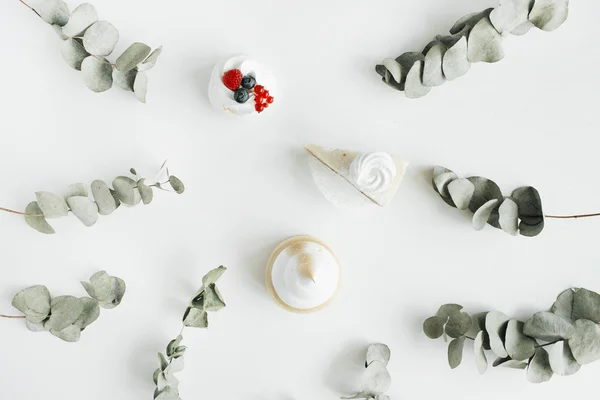 Composición con deliciosos pasteles — Foto de Stock