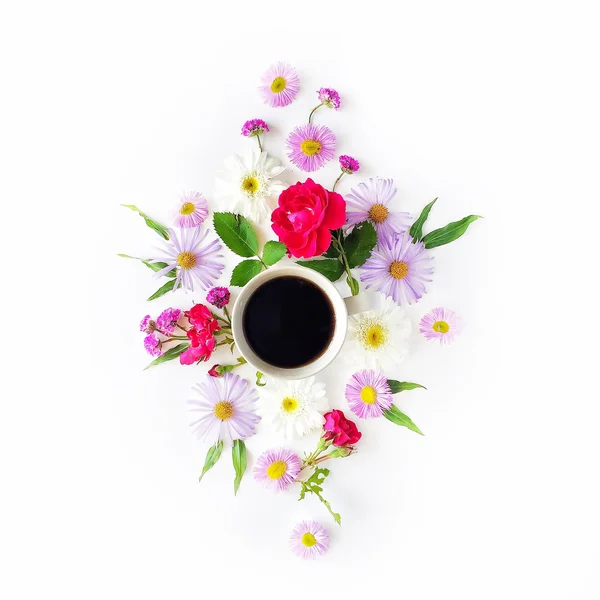 Tazza di caffè in fiori — Foto Stock