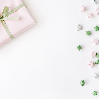 Kurdele ile Hediyelik karton kutu 