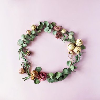 Kuru güller çerçevesi