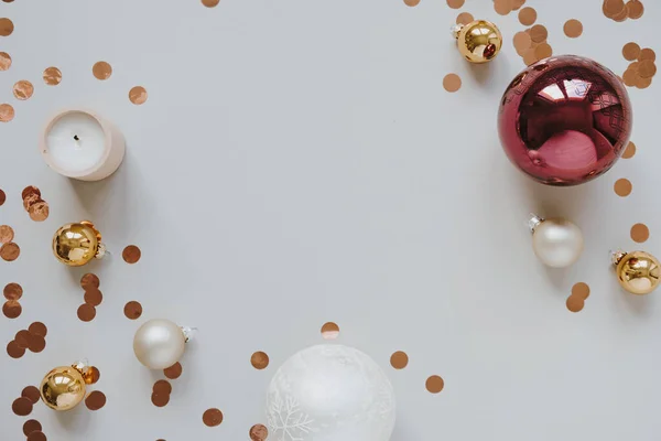 Noel Süslemelerinden Yapılmış Boş Bir Çerçeve Mücevherler Sim Konfetileri Noel — Stok fotoğraf