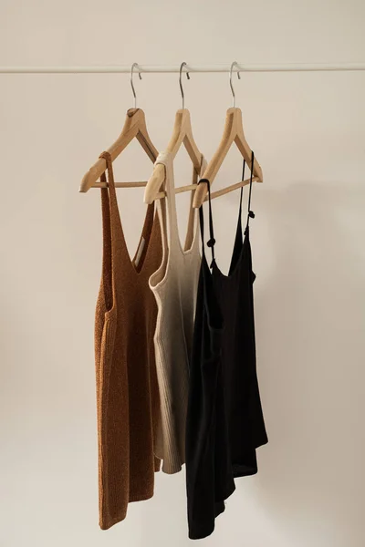 Estetyczna Minimalistyczna Koncepcja Blog Influencer Mody Letnie Damskie Bluzki Koszulki — Zdjęcie stockowe