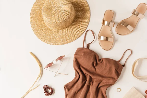 Cor Neutra Mulheres Roupas Moda Acessórios Para Férias Verão Praia — Fotografia de Stock