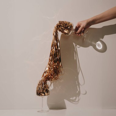 Kutlama, Yaratıcılık ve Parti Dekorasyonu İçin Metalik Astarlı Şölen Şarabı