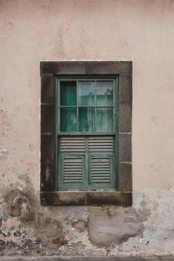 Eski Yeşil Pencere Yıpranmış Duvarda