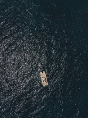 Sakin Okyanustaki Teknenin Hava Görüntüsü