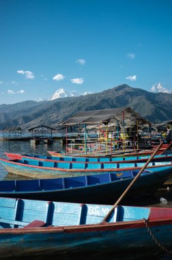 Tekneler, Pokhara yatay