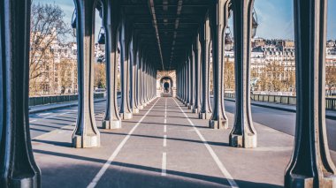 Paris - bir hakeim Köprüsü