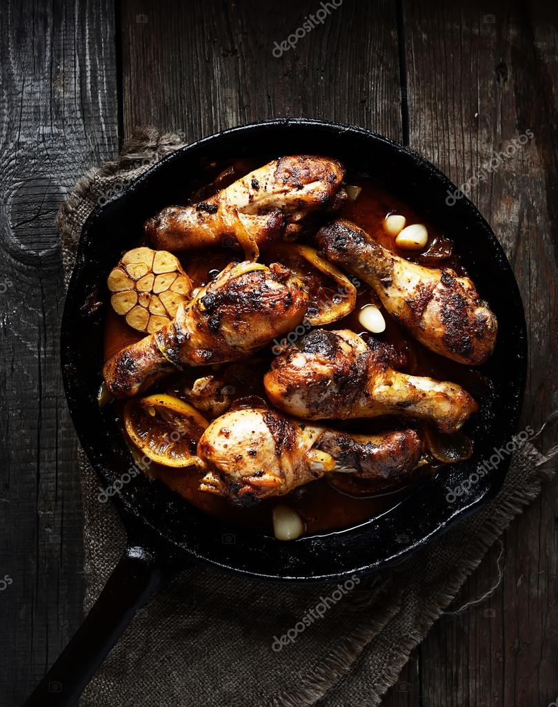 Fried chicken legs in a pan — Stock Photo © venge.mail.ua #117992302