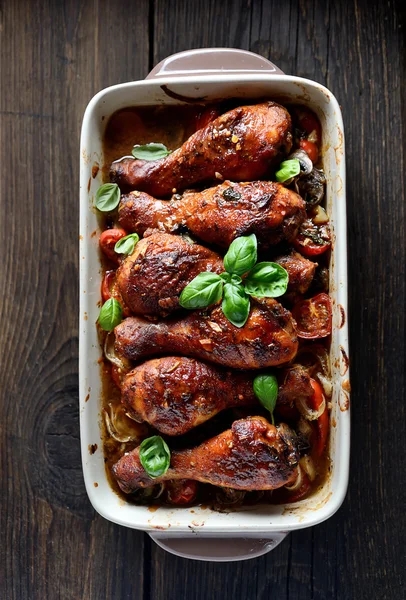 Fried chicken legs with vegetables — Stock Image Fried chicken legs with vegetables Stock Photo