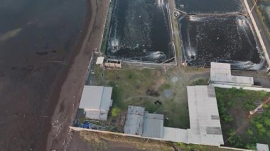 Black Water Pond 'ları ve Dirt Beach Shorline' lı Su Kültürü Tesisi Havacılık Genel Görünümü