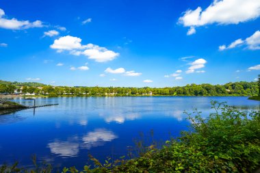 Moehnesee 'deki tazminat havuzunun manzarası..