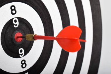 Dart vuruş hedefi izole edildi