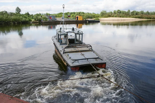 Feribot Tekne tows