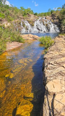 Brezilya 'nın Minas Gerais kentindeki Delfinopolis kasabasında Serra da Canastra bölgesinde güzel bir şelale..