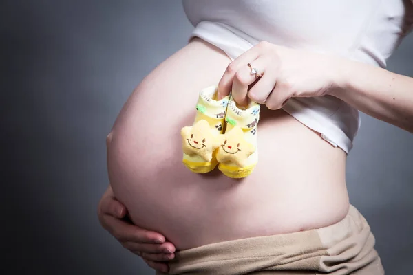 Hamilelik, annelik, hazırlık ve beklenti konsepti fotoğrafı — Stok fotoğraf