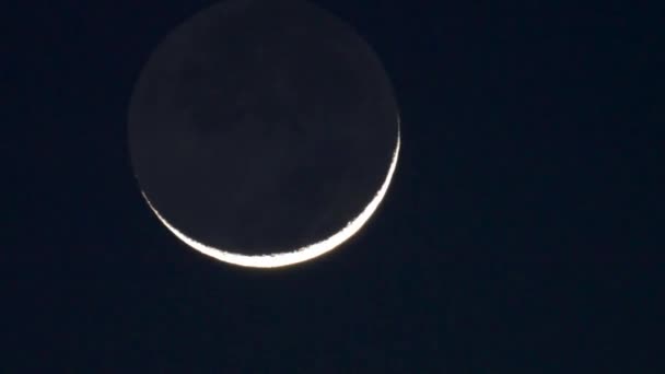 La luna con luz de tierra — Vídeos de Stock