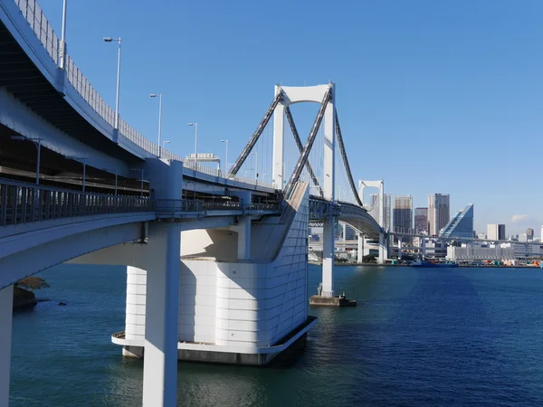 从人行道上的彩虹桥，东京的视图 — 图库照片