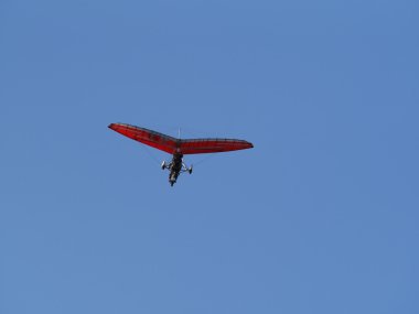 Victoria Şelaleleri üzerinde uçan bir ultralight