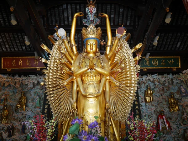 Buddhismus-Statue des Longhua-Tempels — Stockfoto