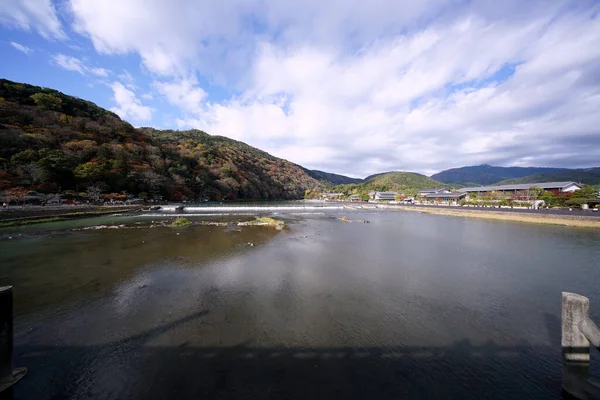Kjóto Japonsko Listopad 2020 Pohled Řeku Arashiyamu Katsuru Mostu Togetsukyo — Stock fotografie