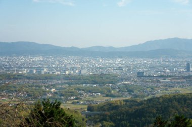 Kyoto, Japonya-15 Kasım 2020: Yoshimine dağından Kyoto şehrine bakış açısı