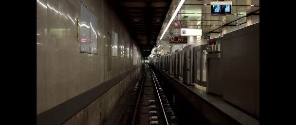 Tokyo Giappone Marzo 2021 Treno Avvicina Una Stazione Terminale — Video Stock