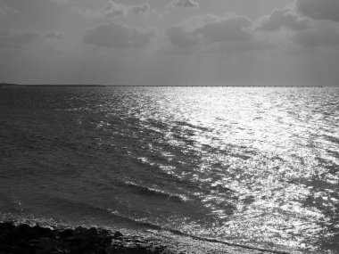 Okinawa, Japonya-30 Ekim 2020: Miyako Shimojishima Havalimanı 'nın Yaklaşım Işıklandırma Sistemi Okinawa, Japonya